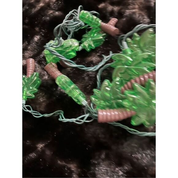 Vintage palm trees, tropical blow mold, string lights - Picture 2 of 3